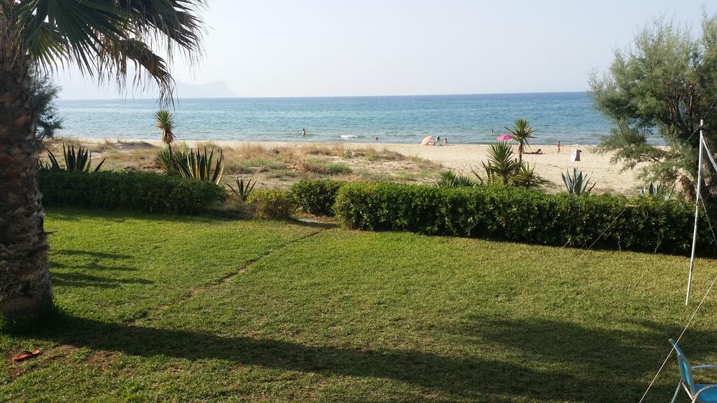 Casa Vacanze Ibiscus Alcamo Marina Exterior foto