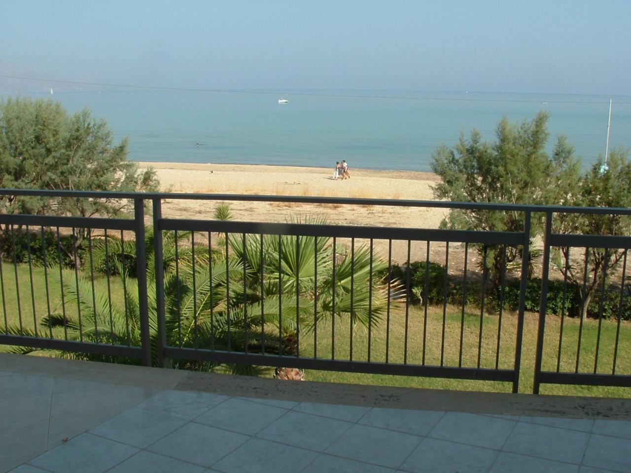 Casa Vacanze Ibiscus Alcamo Marina Exterior foto